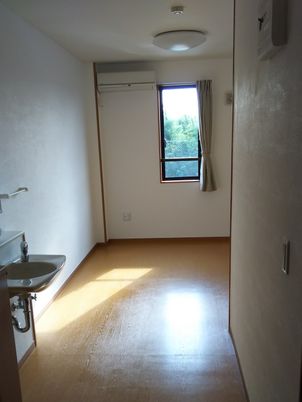 明るい個室と窓