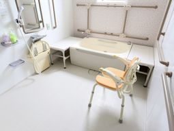 バリアフリーの快適浴室