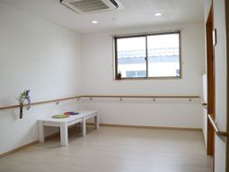 明るいリハビリ空間