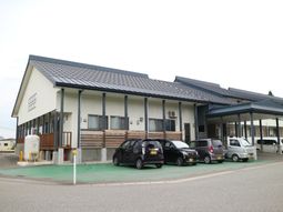 平屋建ての建物外観