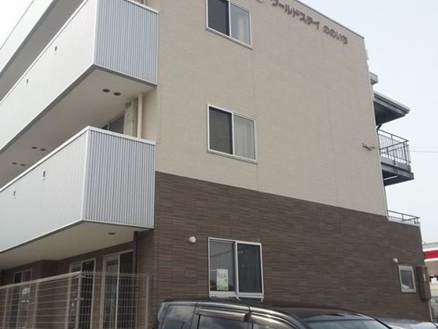 外観の建物 施設外観３ 清潔感のある建物が印象的な施設で、働く環境を大切にしています。