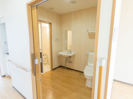 バリアフリーのトイレ設備
