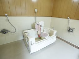 清潔な浴室設備