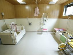 バリアフリーな浴室