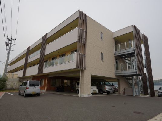 多階層建物の外観