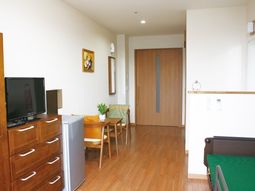明るい居室の一角