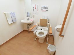 バリアフリートイレ空間