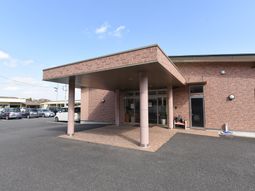 赤レンガ造りのエントランス