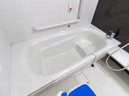 清潔な浴室設備