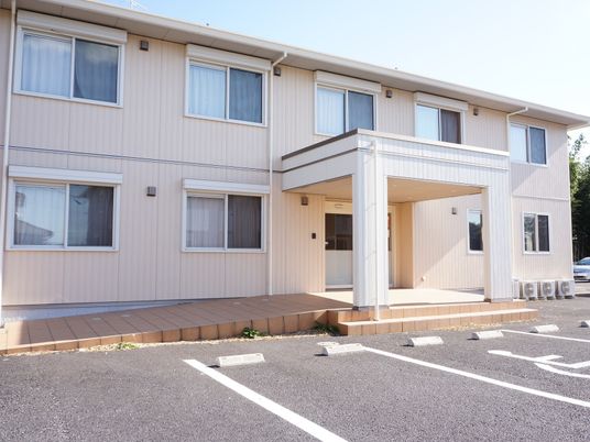 清潔な建物のエントランス