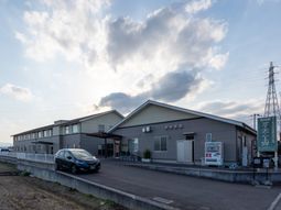 現代的な建物の外観