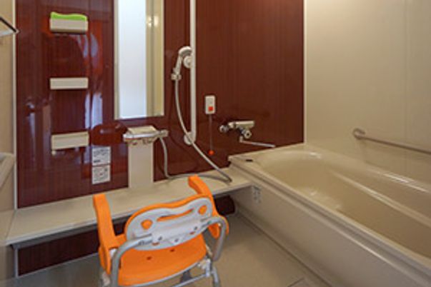 設備の整った浴室