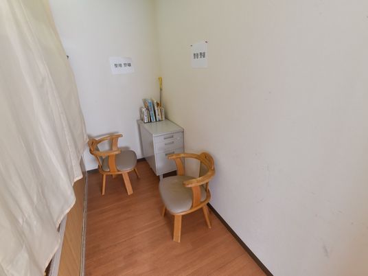 シンプルな待合室