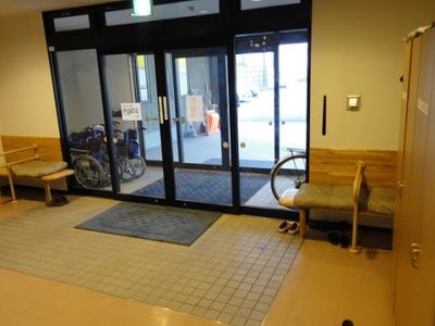 エントランスの明るい空間