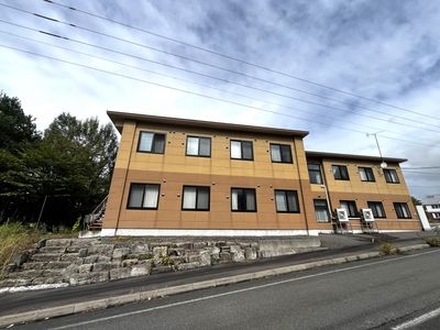 二階建ての建物外観