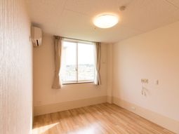 明るい居室の空間