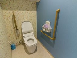 バリアフリーなトイレ設備