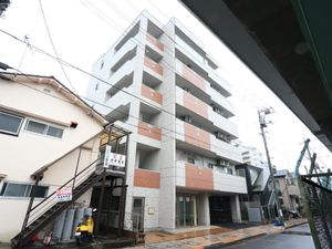 多階層の建物外観