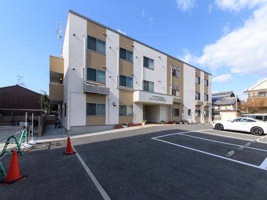 清潔感のある建物の外観