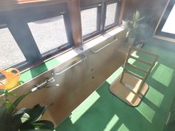 浴室の手すりと椅子