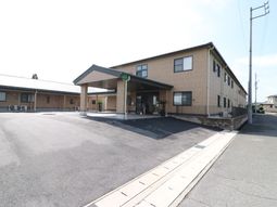 明るいエントランスの建物