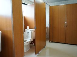 清潔感のあるトイレスペース
