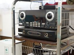 カラオケ機器のアップ