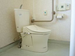 清潔なトイレ設備