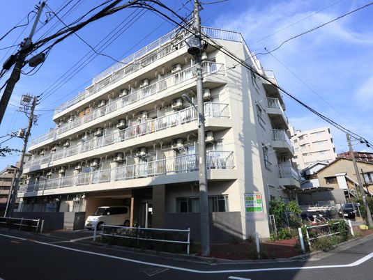 清潔感のある建物の外観