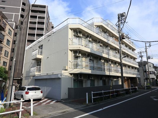 多層建築の外観