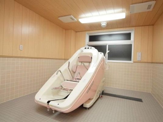 介護用の特殊浴槽