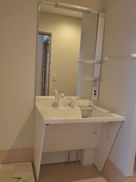 洗面台と鏡の設備
