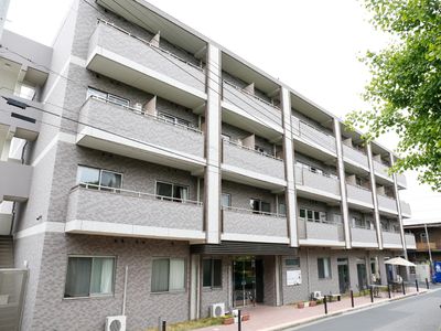 モダンな建物の外観