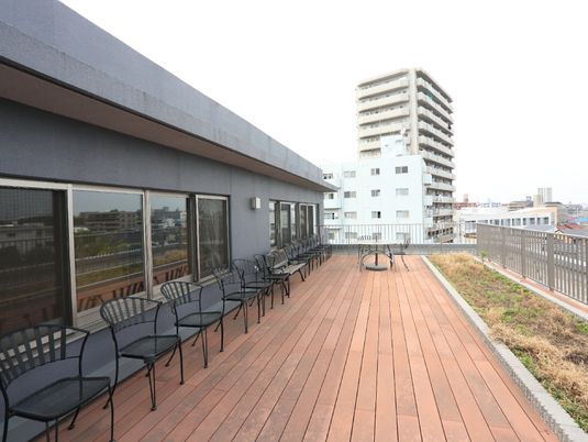 都市景観のあるテラス