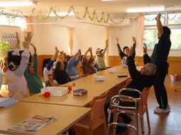 活動する人々の多目的室