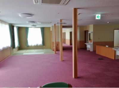 広々とした明るい居室