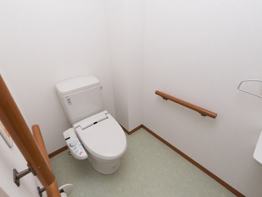 手すり付きトイレ空間