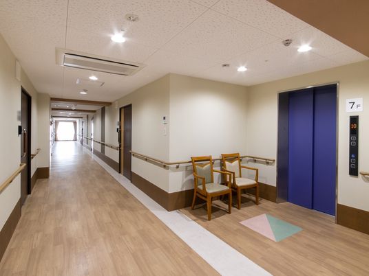 清潔な廊下の角