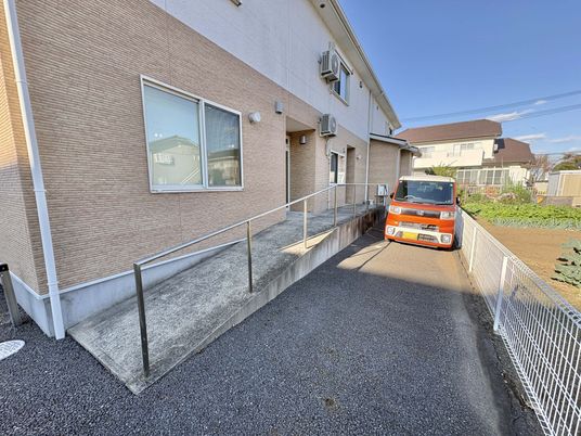 車椅子用スロープの外観