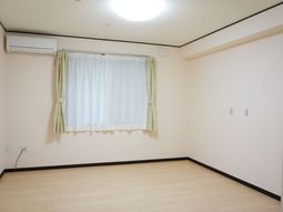 シンプルな洋室