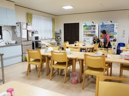 明るいダイニングルーム