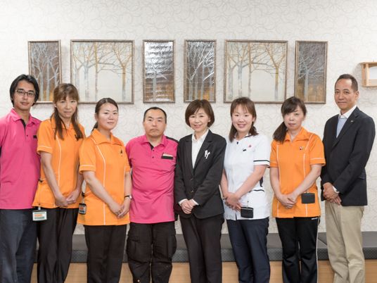 スタッフの集合写真