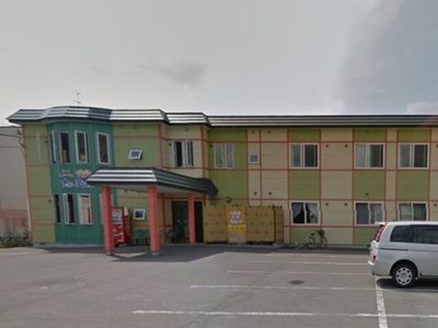 カラフルな外壁の建物