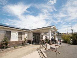広々とした明るいエントランス