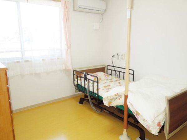 明るい居室の一角