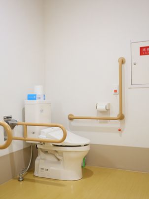 手すり付きトイレ設備