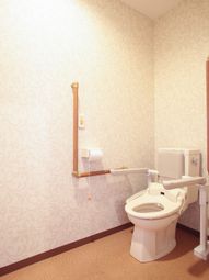 バリアフリーのトイレ設備
