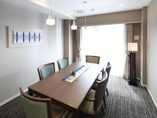 シンプルなミーティングスペース