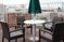 テラスの椅子とテーブル