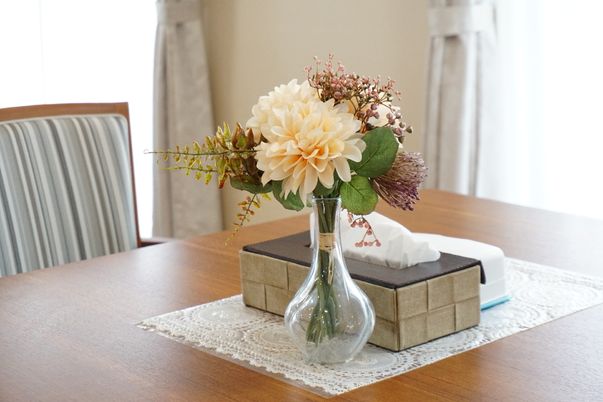 テーブル上の装飾品